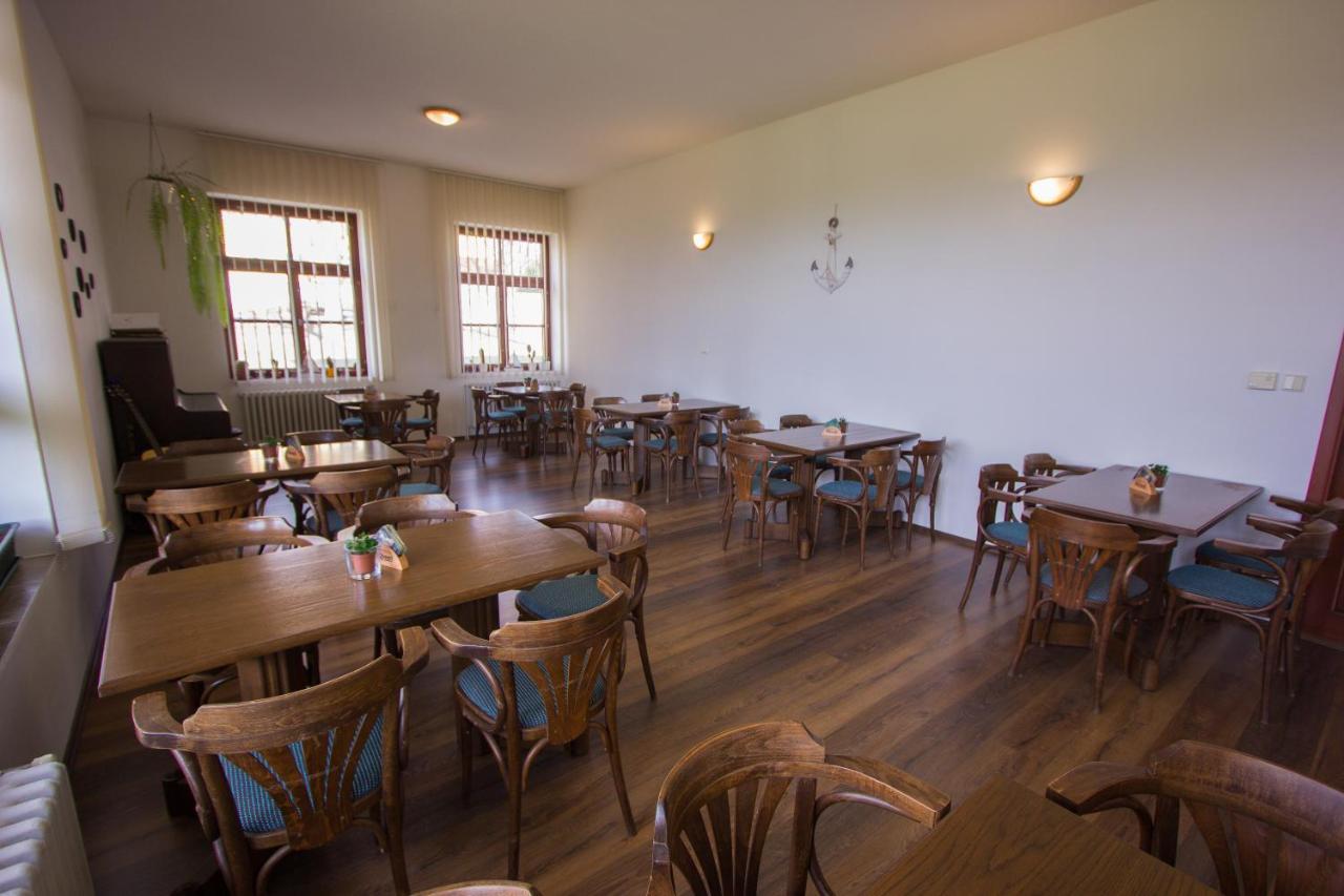Dublovice Penzion Majak מראה חיצוני תמונה